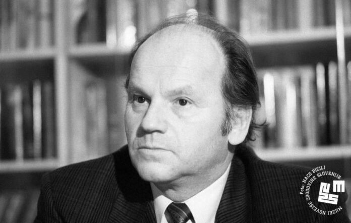 Na mednarodni konferenci v Preddvoru je predsednik SDSS Jože Pučnik gostil socialdemokratske stranke vzhodne in srednje Evrope. Avtor Nace Bizilj, hrani Muzej novejše zgodovine Slovenije