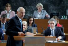 Janša z jasnim povabilom premierju